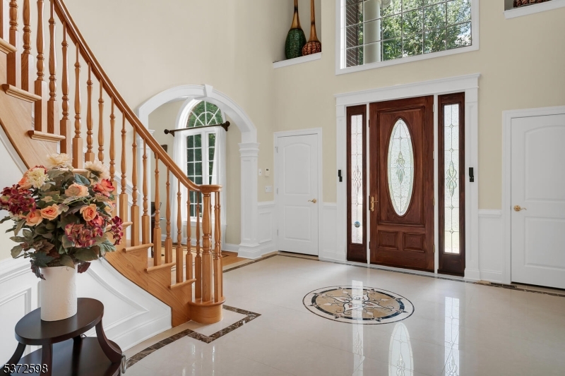 62 Canoe Brook Ln