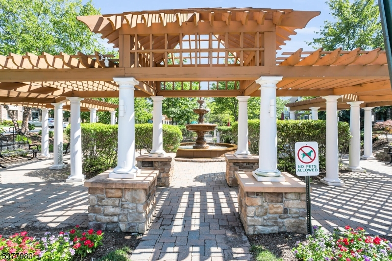 370 Victoria Drive