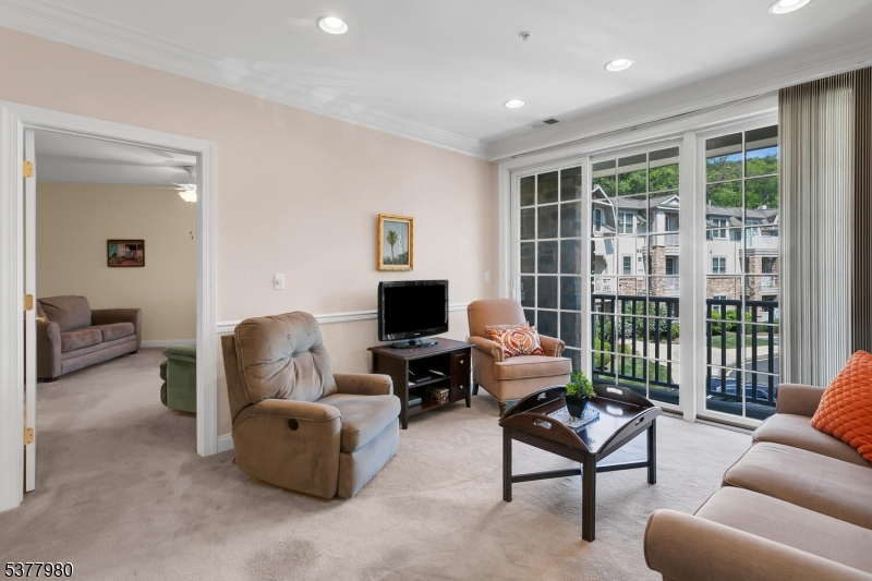 370 Victoria Drive