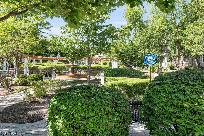 370 Victoria Drive