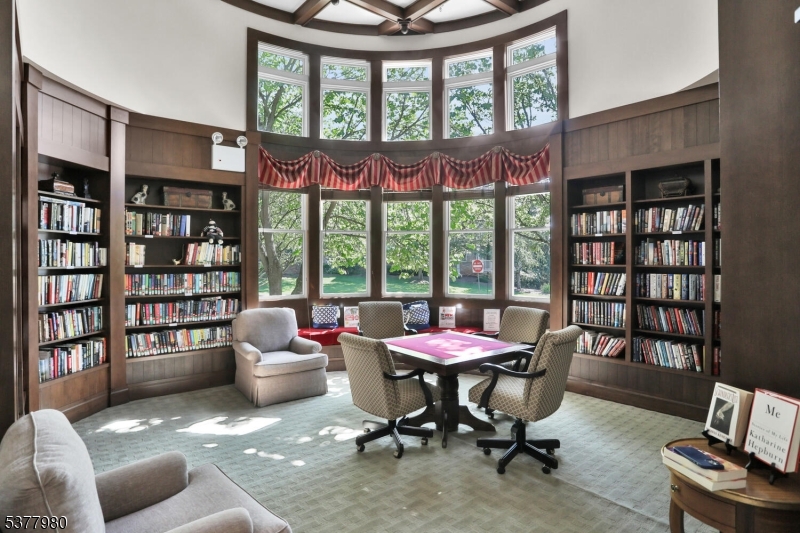 370 Victoria Drive