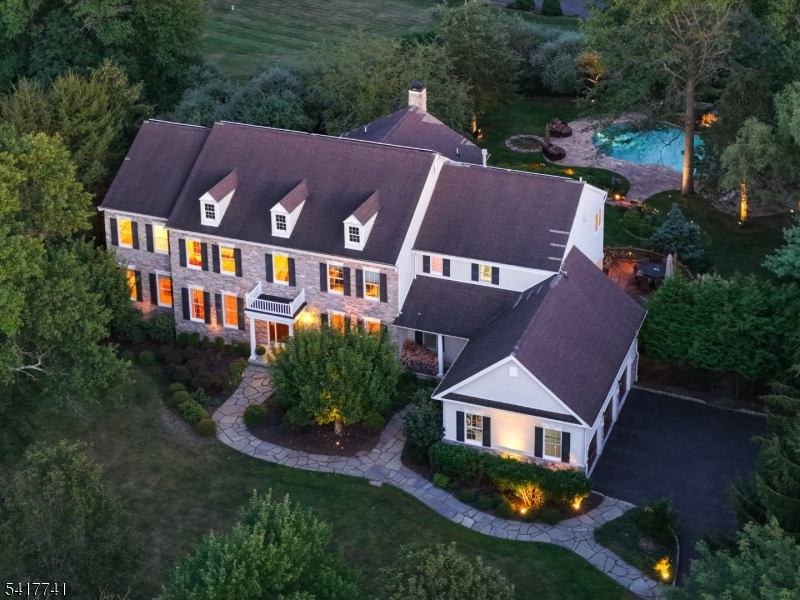 25 Carriage Way
