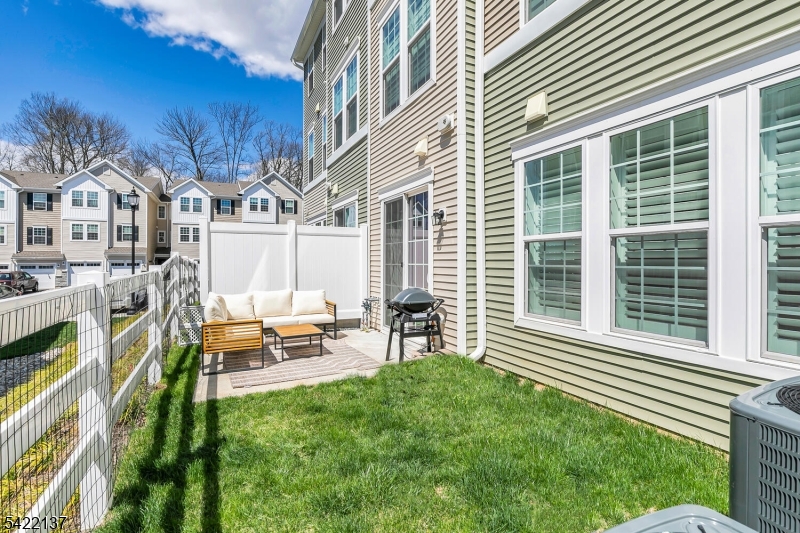 103 Honeysuckle Ln 815