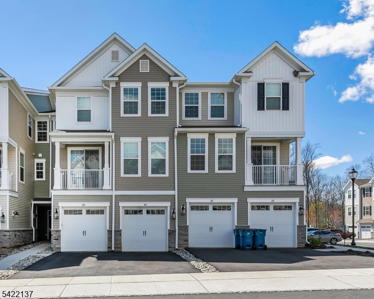103 Honeysuckle Ln 815