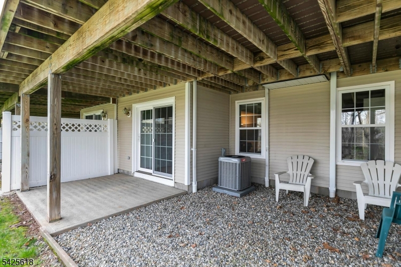 20 Hopkinson Ct
