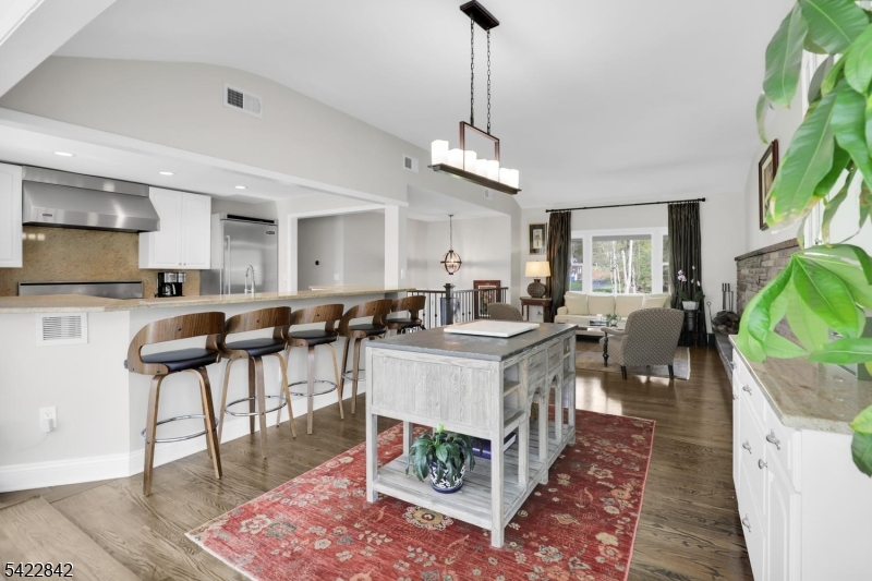 36 Coppergate Dr