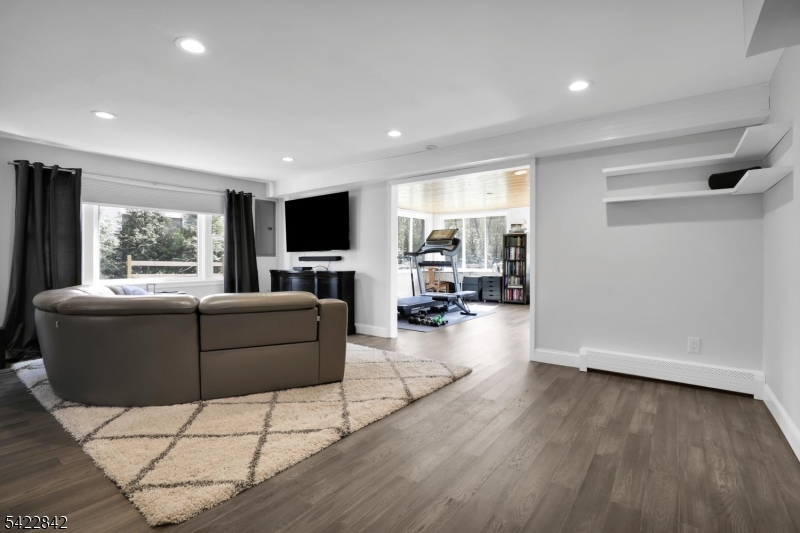 36 Coppergate Dr