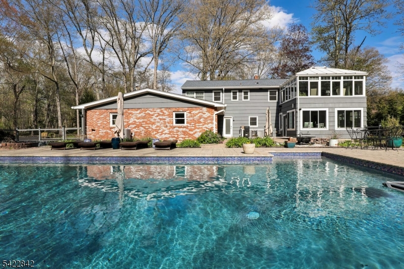 36 Coppergate Dr