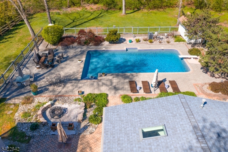 36 Coppergate Dr