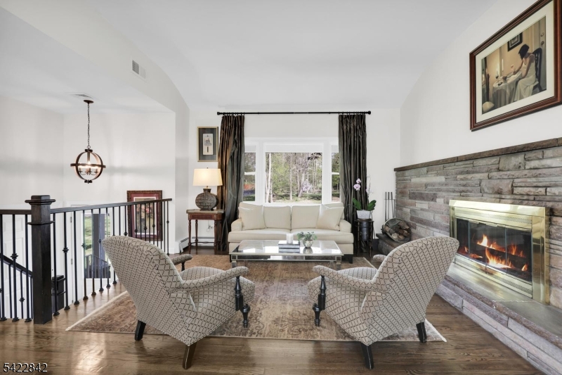 36 Coppergate Dr