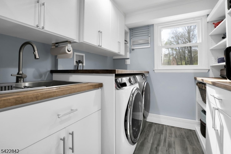 36 Coppergate Dr