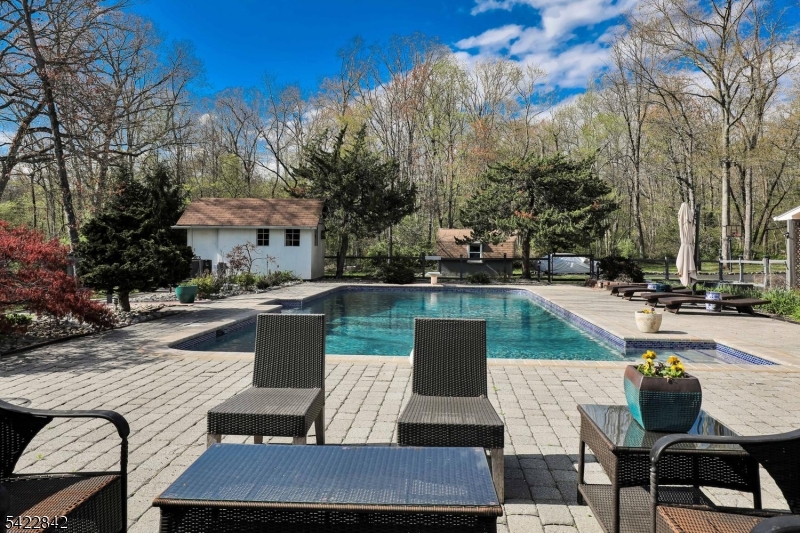 36 Coppergate Dr