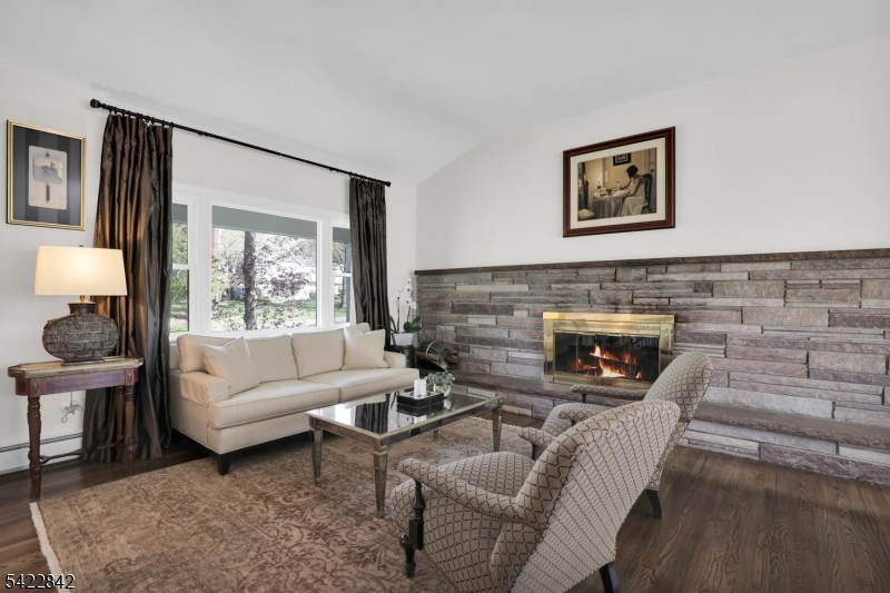 36 Coppergate Dr
