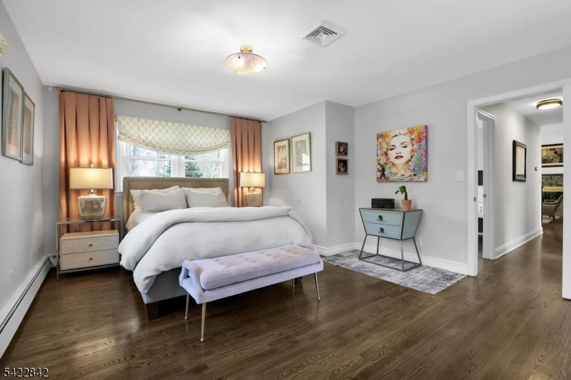36 Coppergate Dr