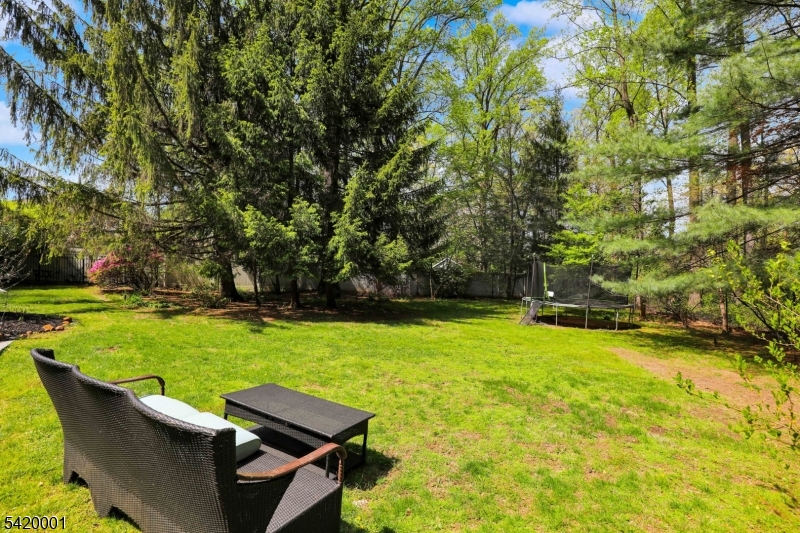 16 Lenape Ct