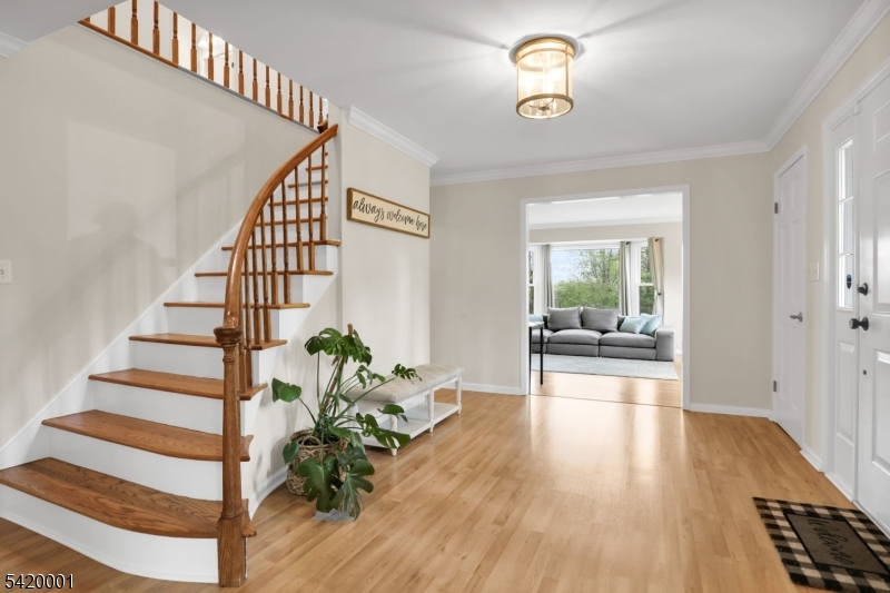 16 Lenape Ct