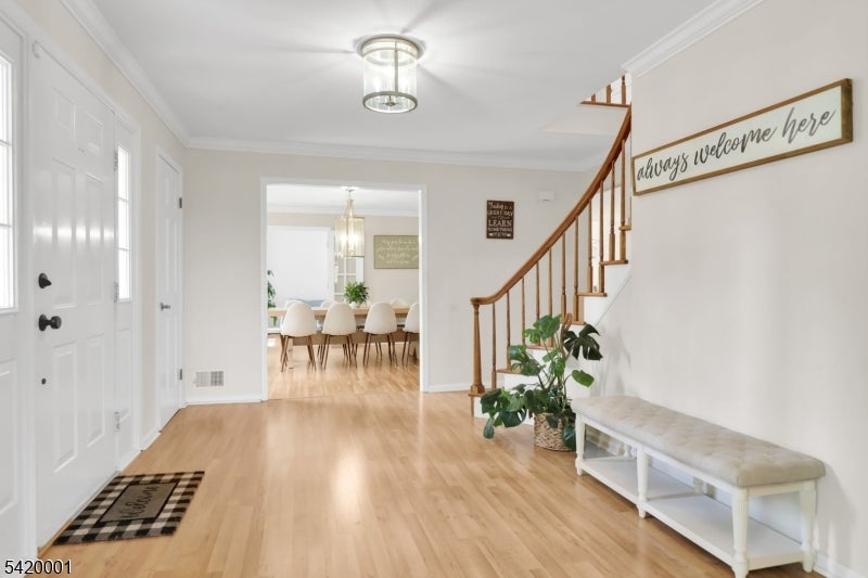 16 Lenape Ct