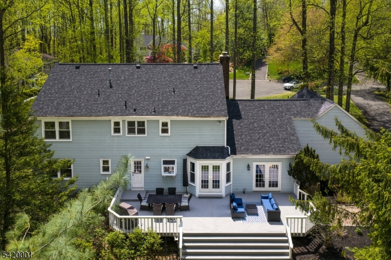 16 Lenape Ct
