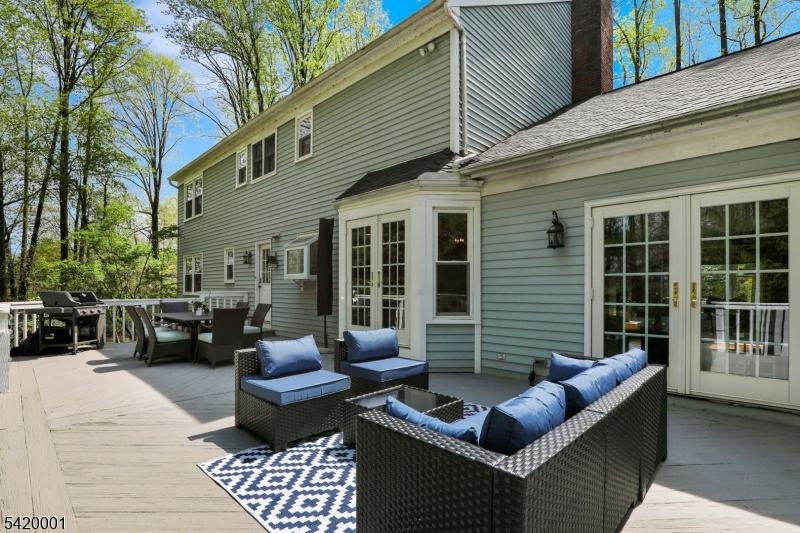 16 Lenape Ct