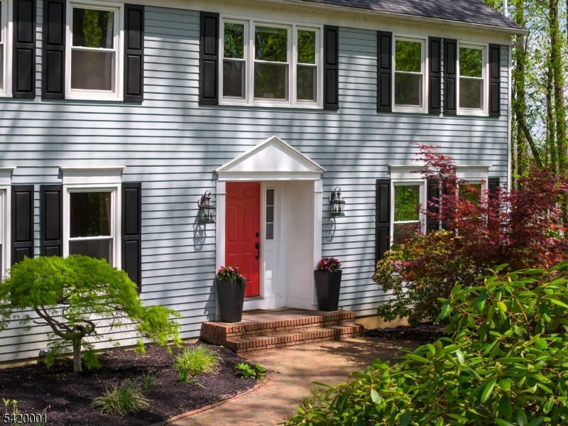 16 Lenape Ct