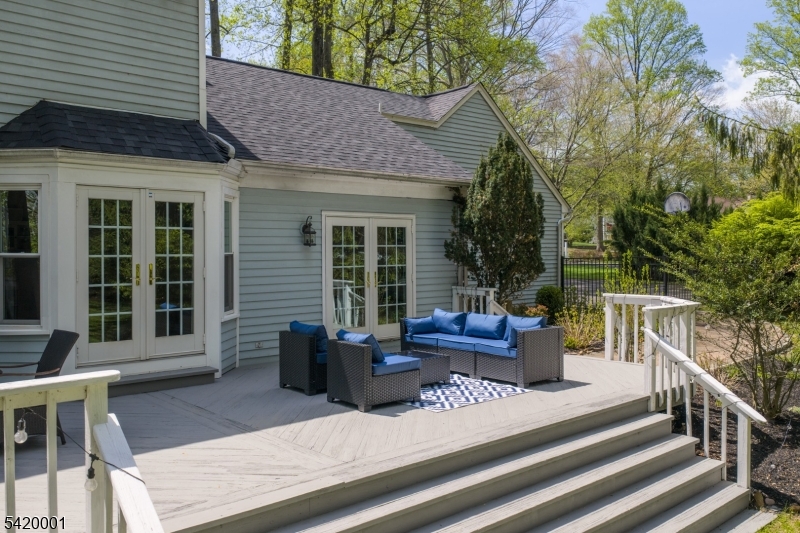 16 Lenape Ct