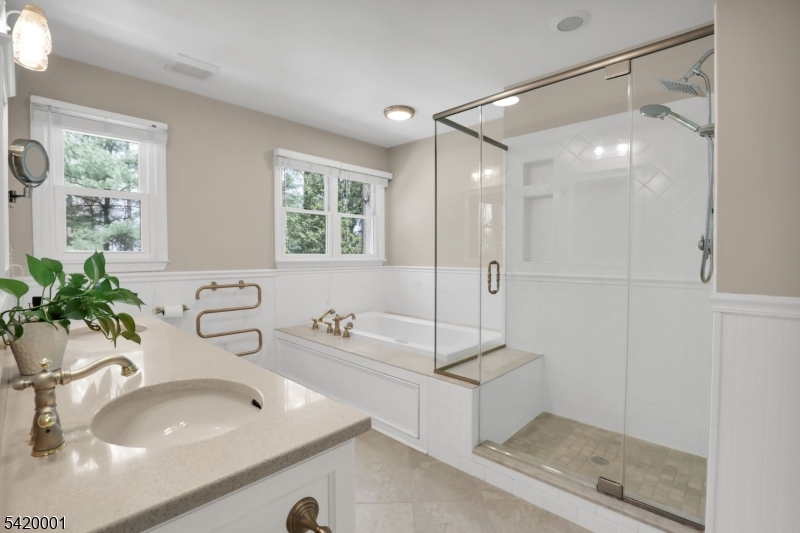 16 Lenape Ct