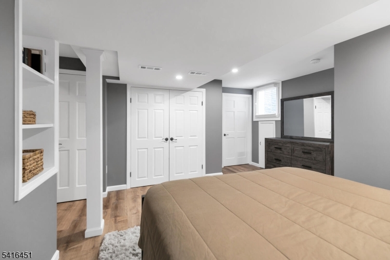 1 Vanderveer Dr