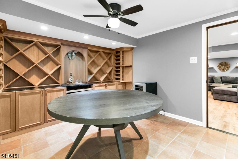 1 Vanderveer Dr