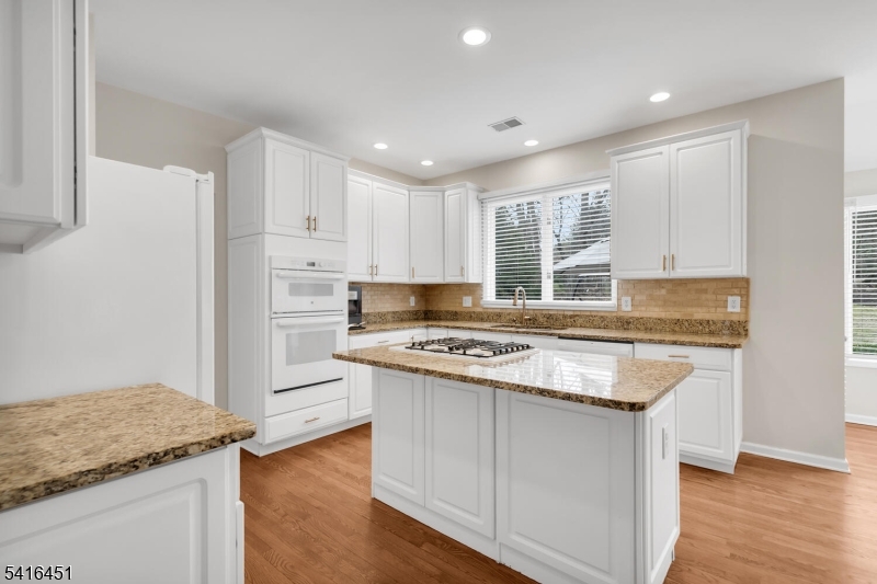1 Vanderveer Dr