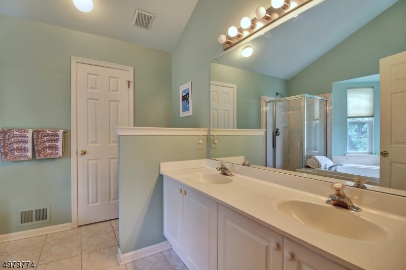 14 Mayflower Drive
