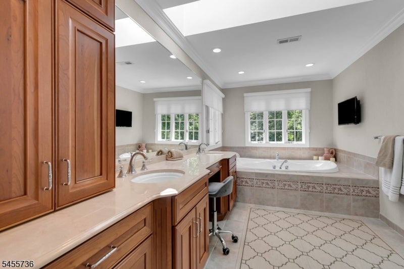 41 Chapin Ln