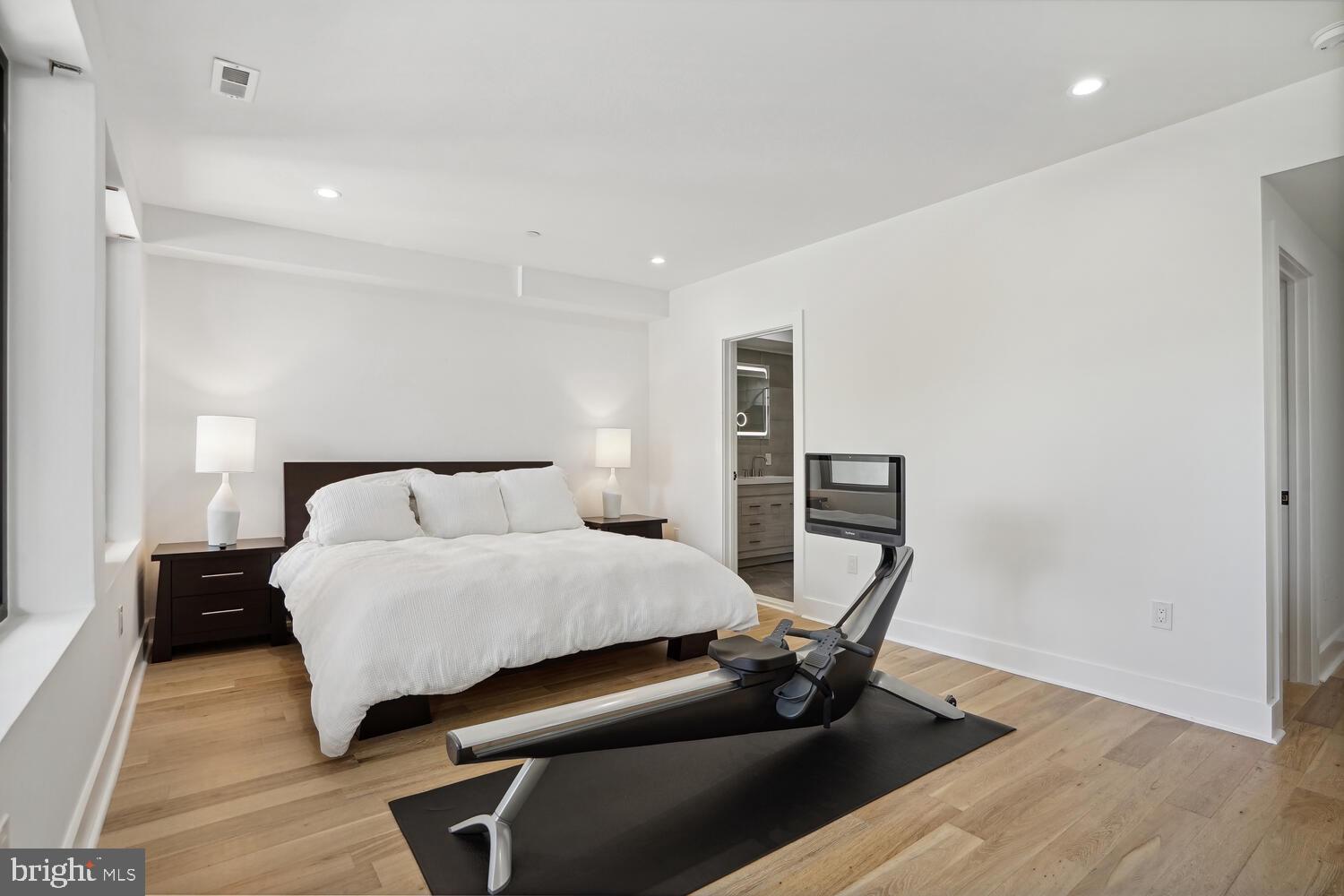 1503 Neal St NE #1