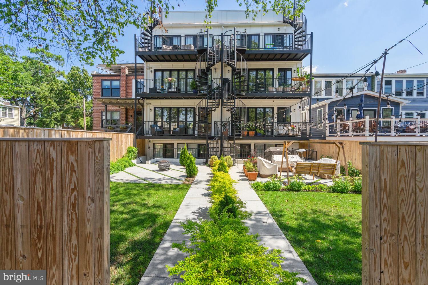 1503 Neal St NE #1