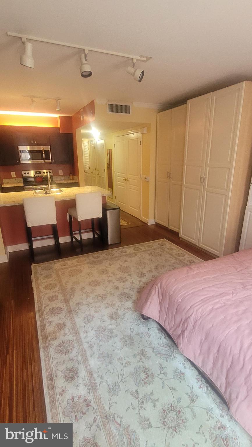 616 E St NW #708