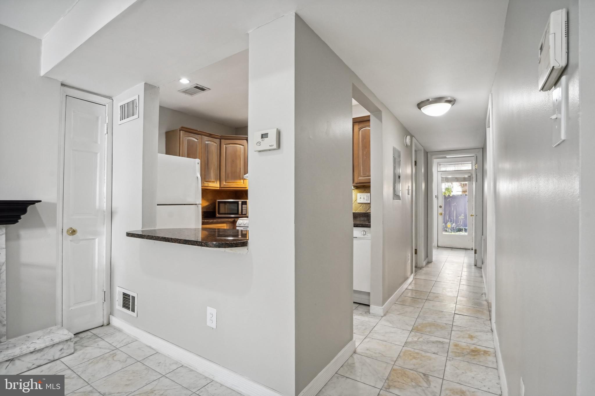 2209 Washington Cir NW #1