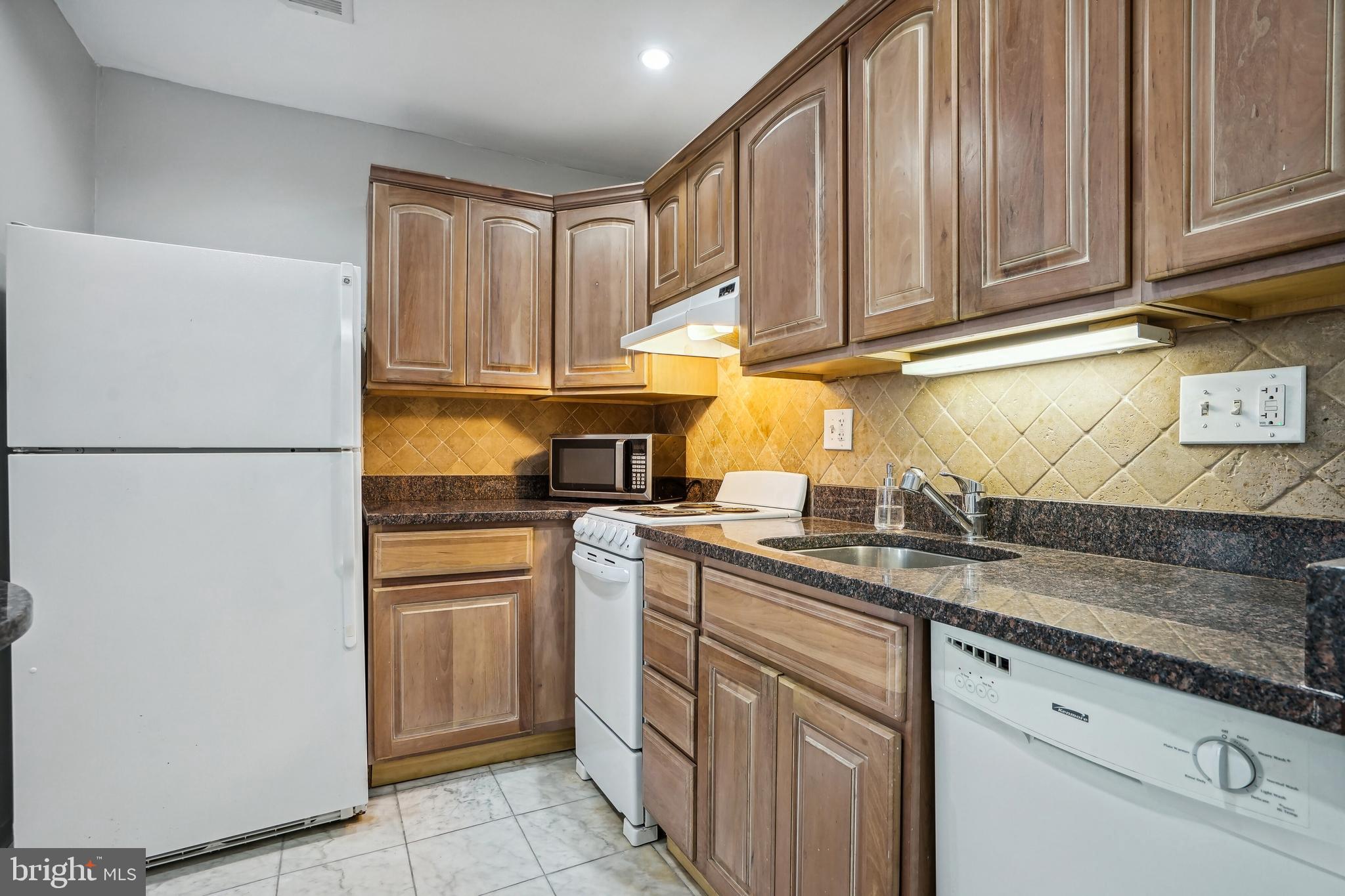 2209 Washington Cir NW #1