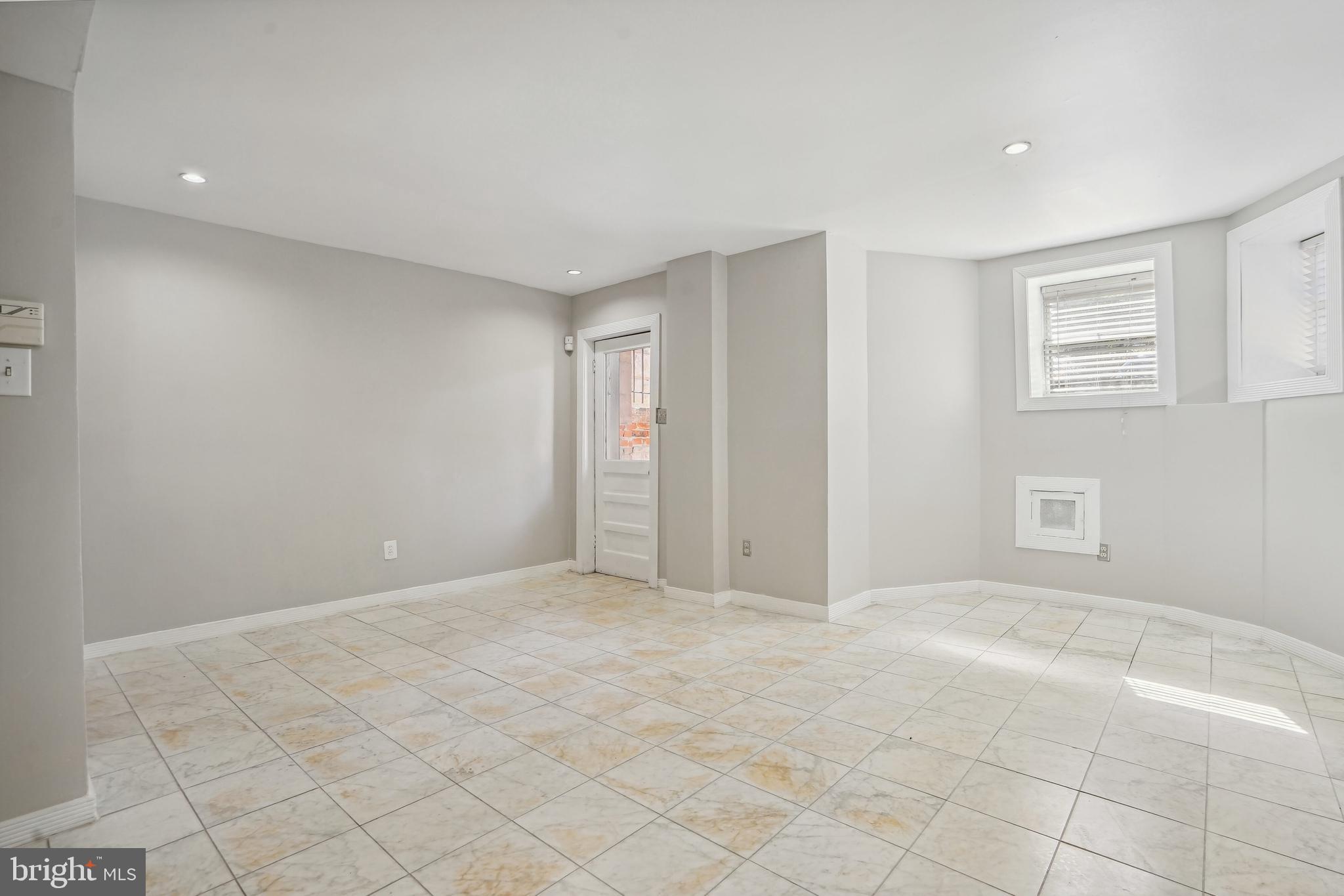 2209 Washington Cir NW #1