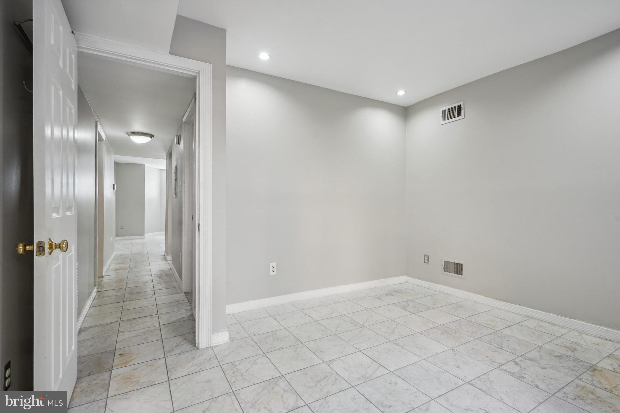 2209 Washington Cir NW #1