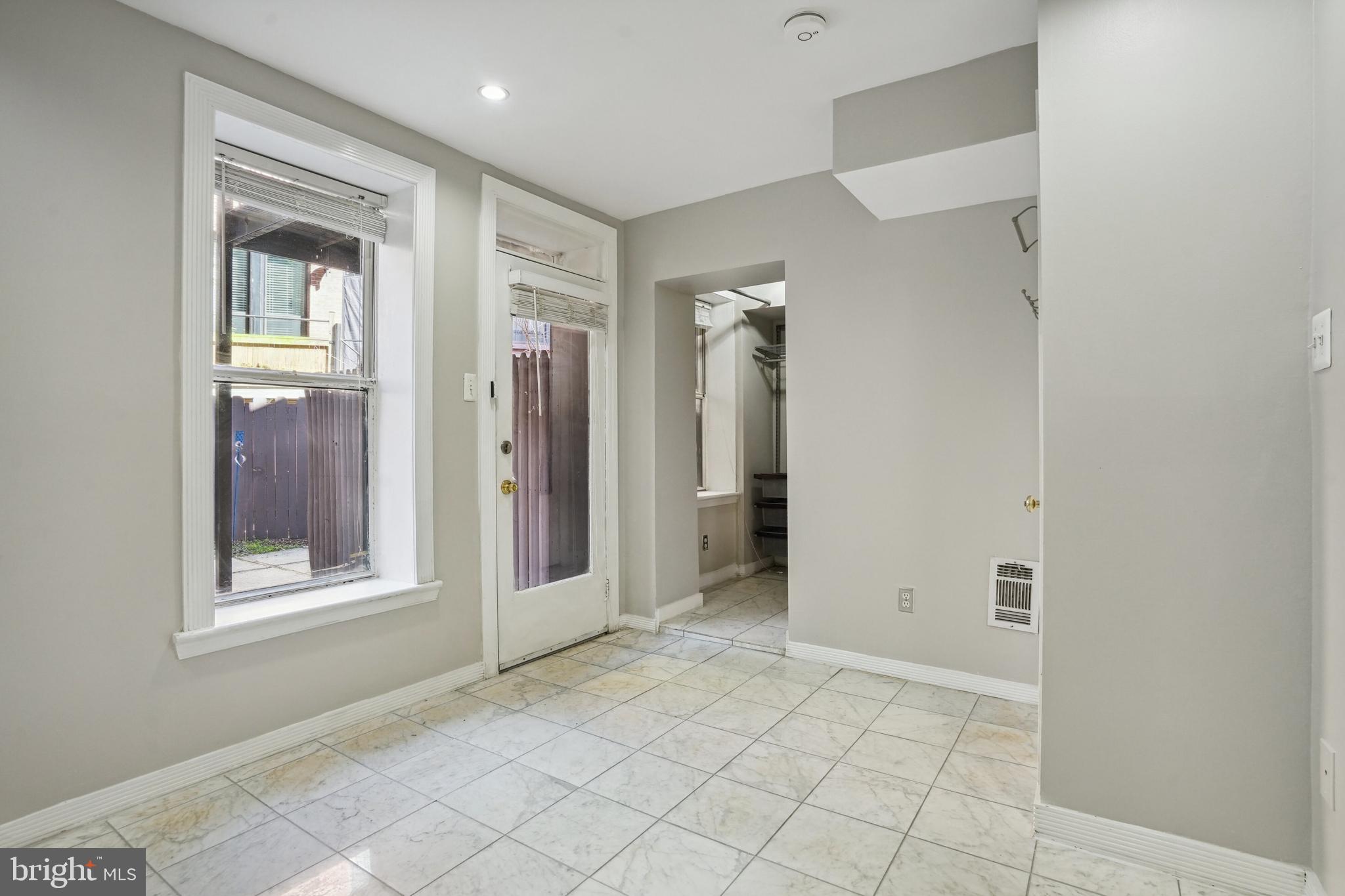 2209 Washington Cir NW #1