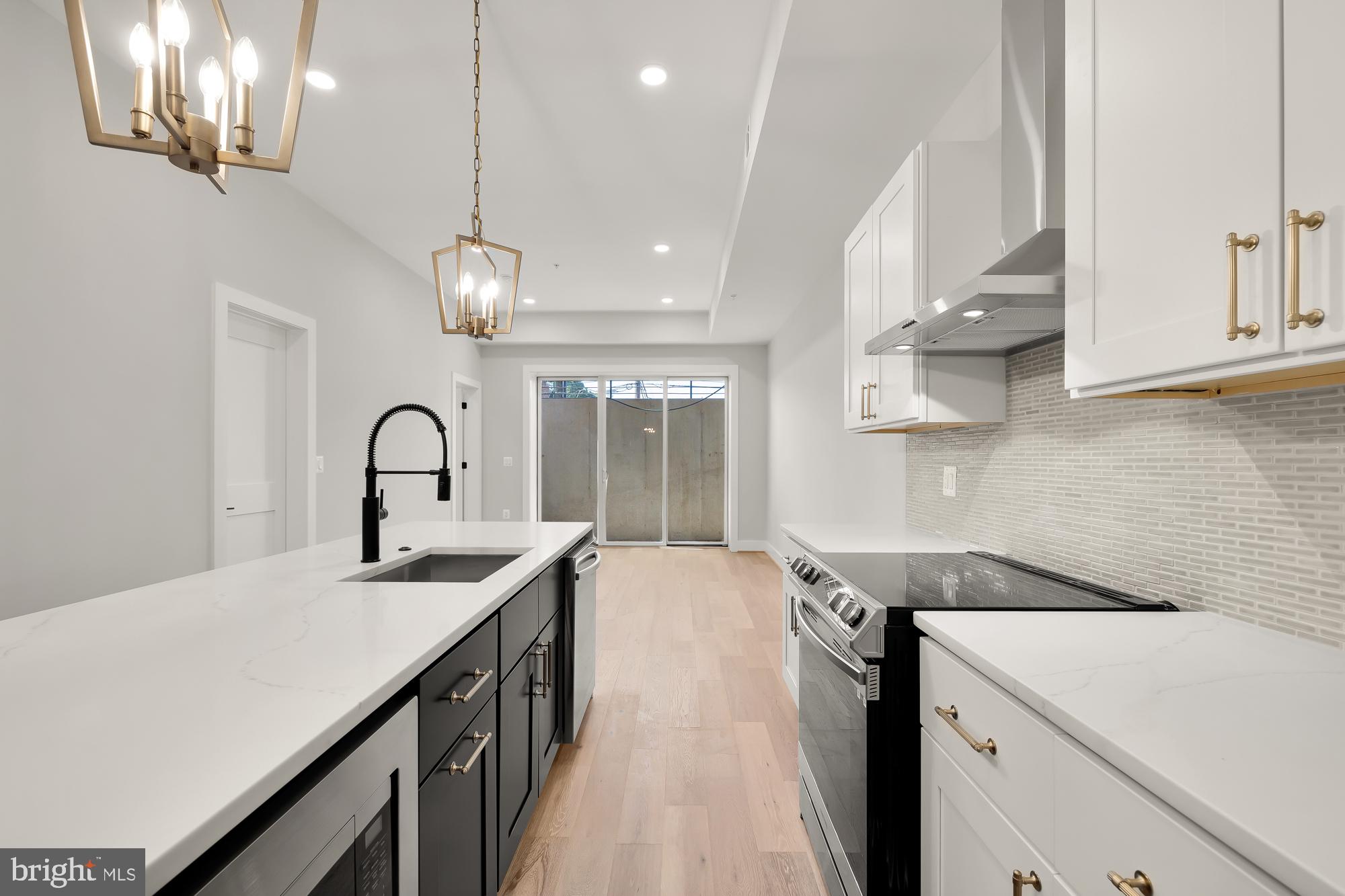 828 Taylor St NE #1
