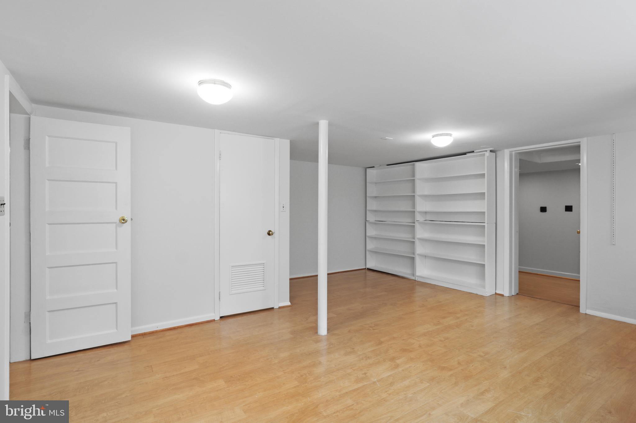 2015 ALLEN PL NW #B