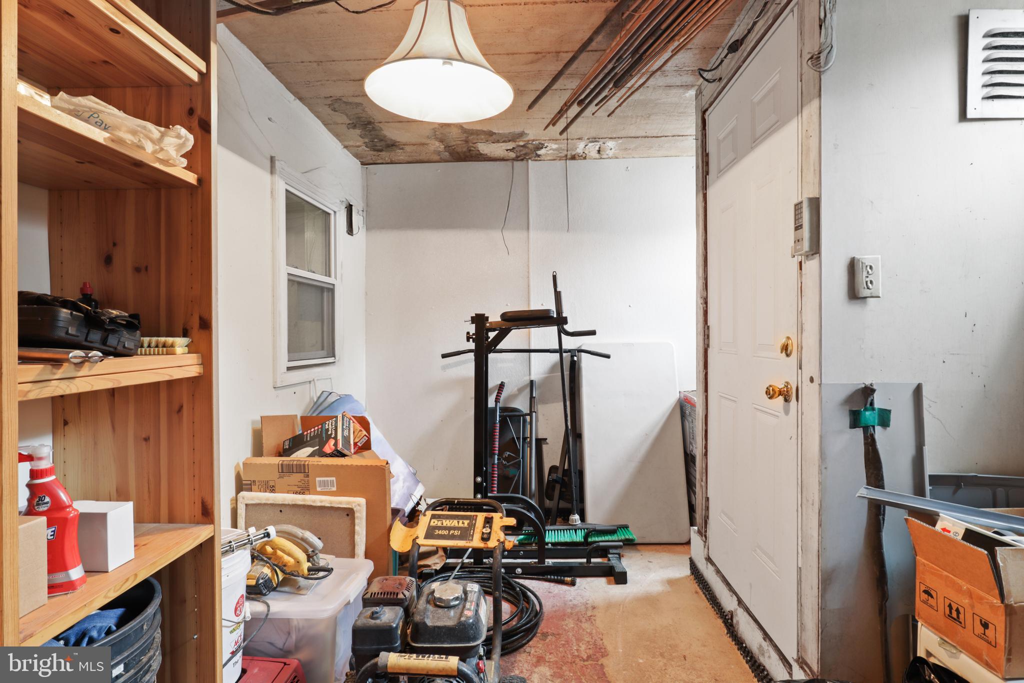 2015 ALLEN PL NW #B
