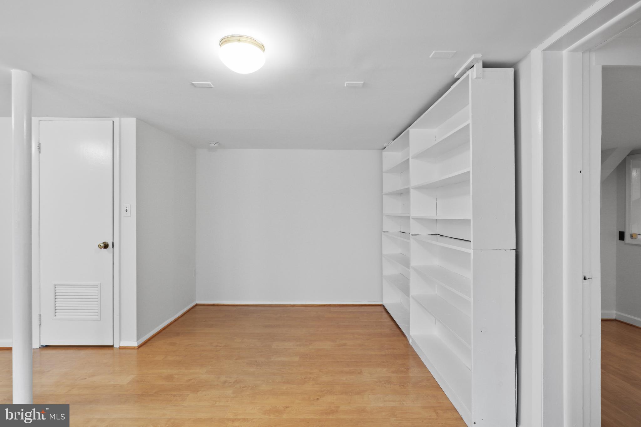 2015 ALLEN PL NW #B
