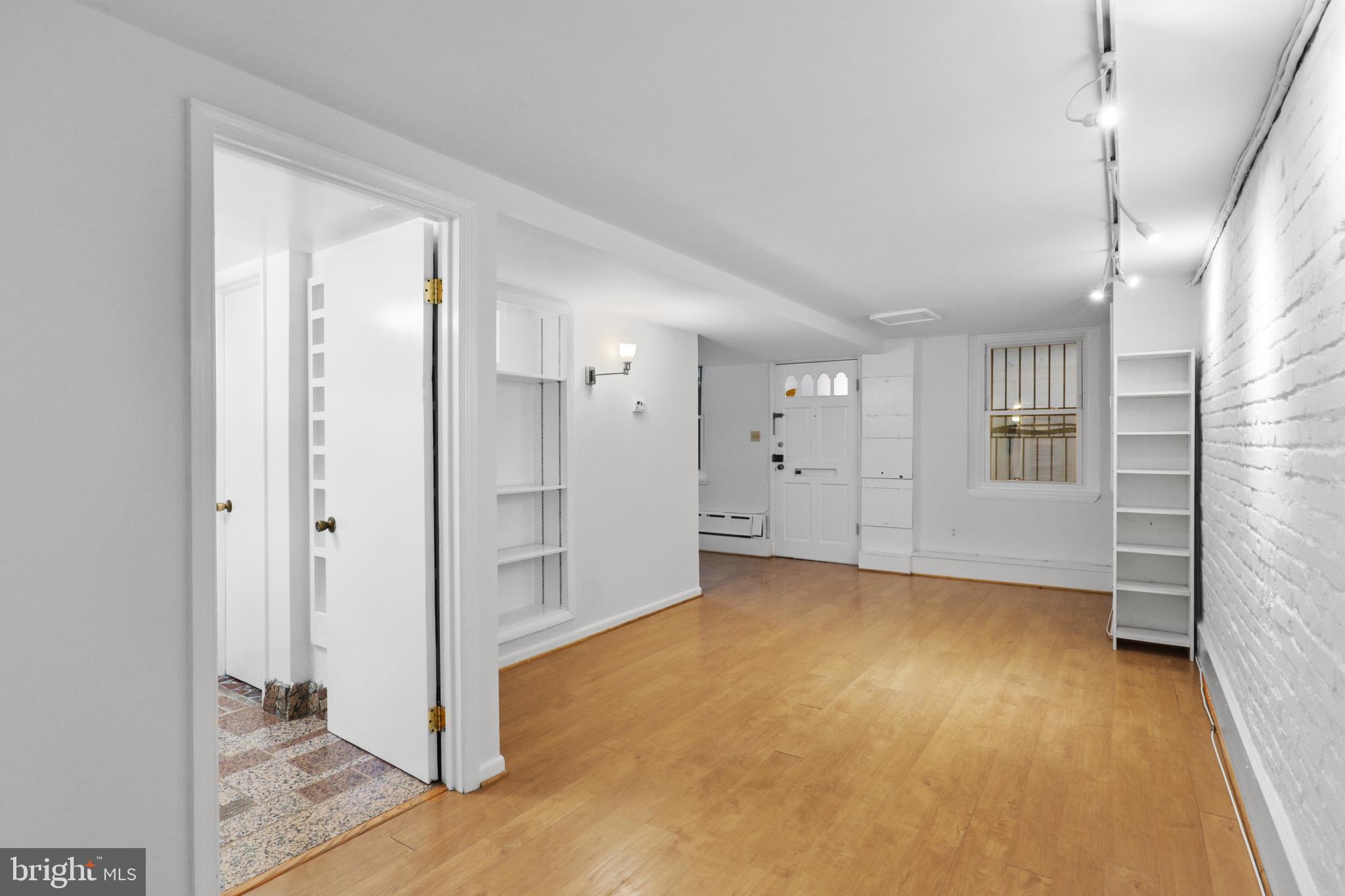 2015 ALLEN PL NW #B