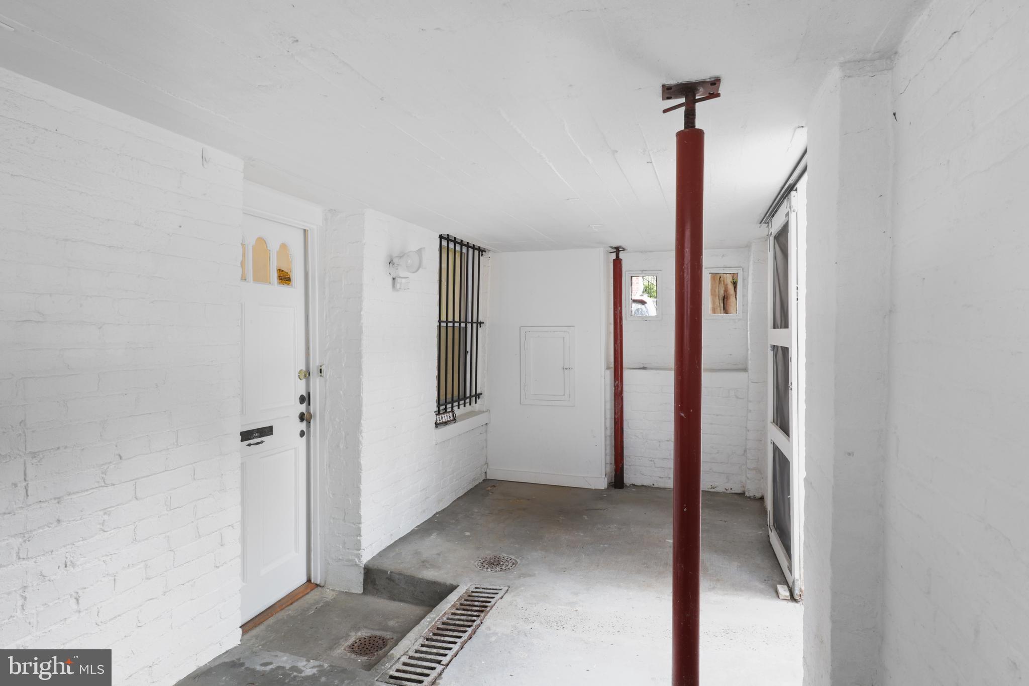 2015 ALLEN PL NW #B