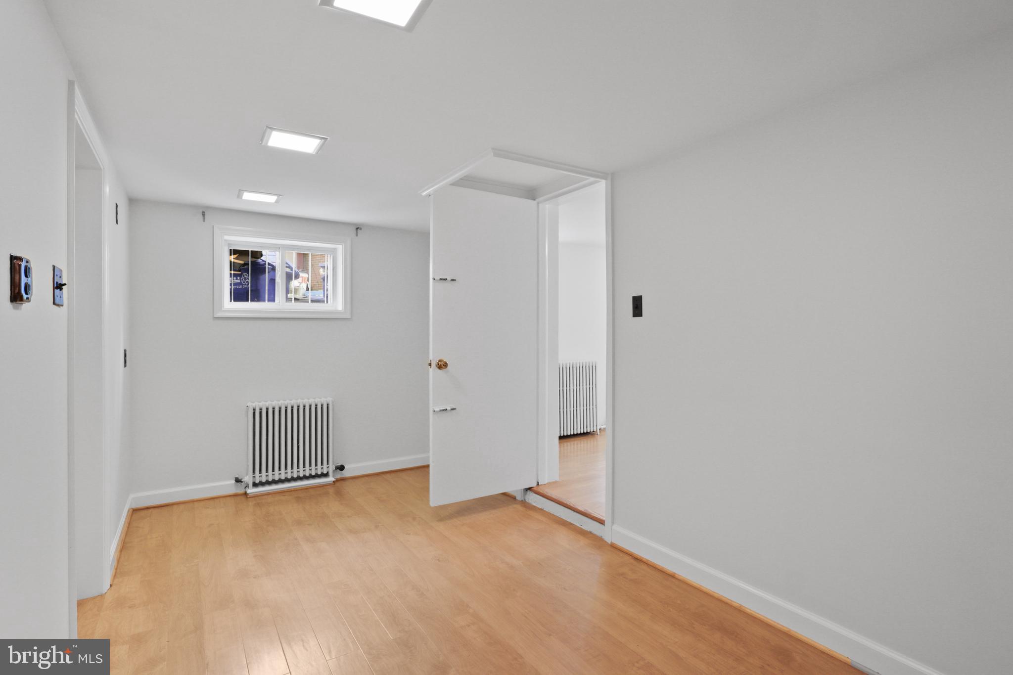 2015 ALLEN PL NW #B