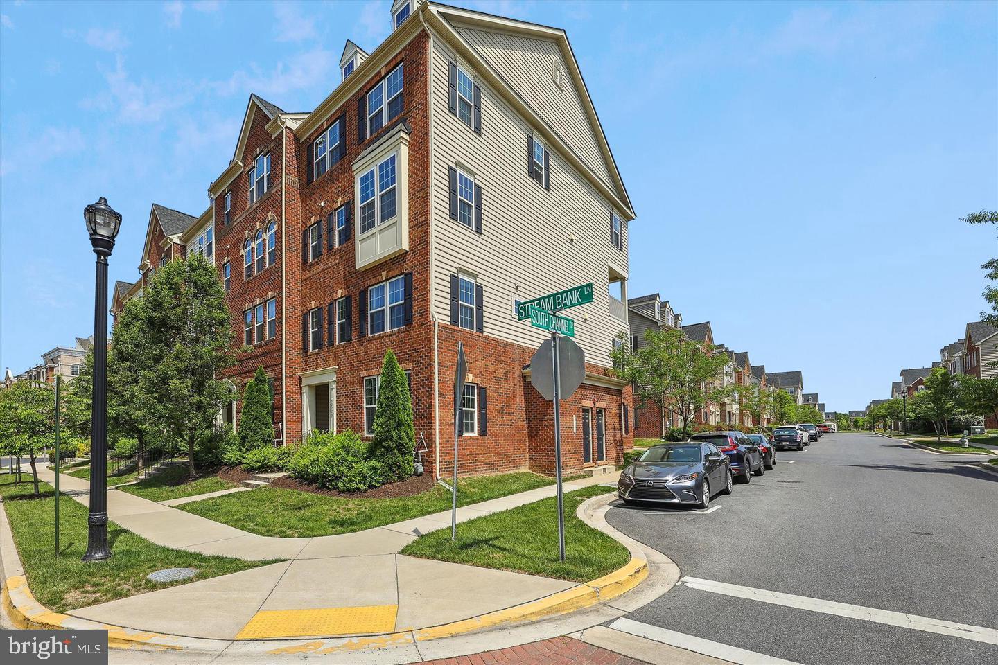 5207 Stream Bank Ln #308d