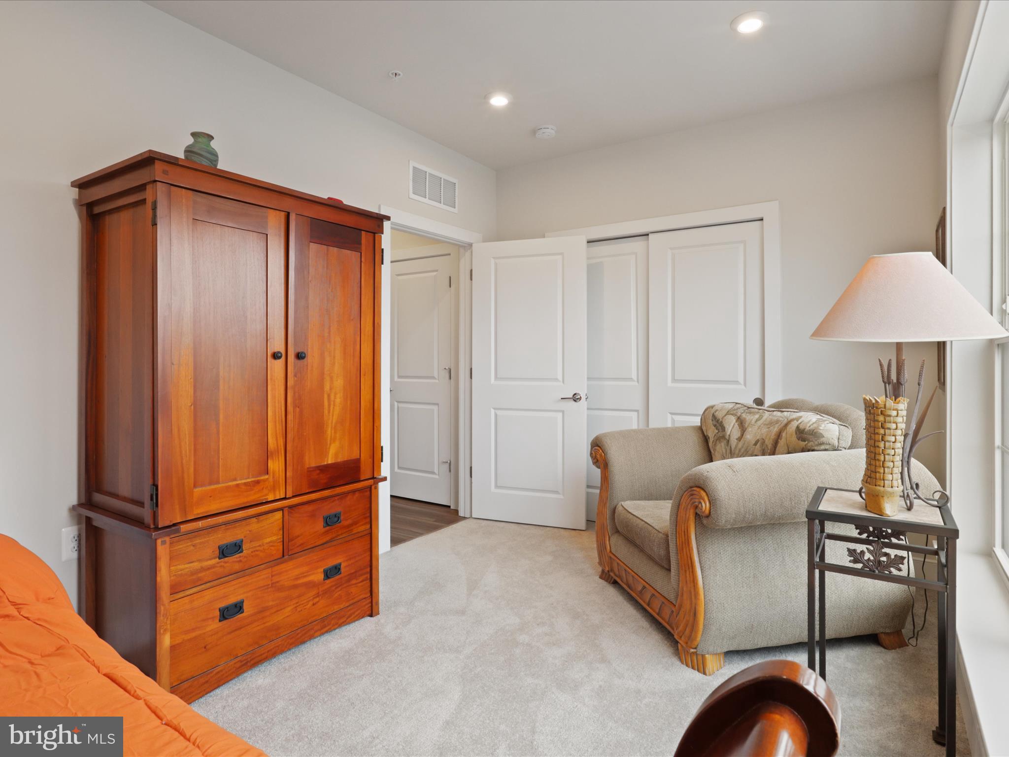 106 Saint Ives Pl #407