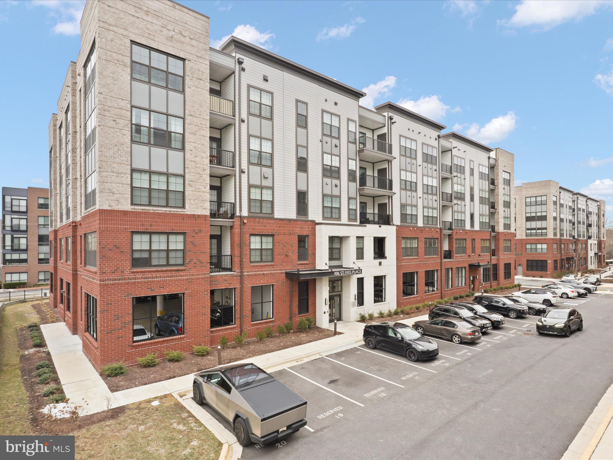 106 Saint Ives Pl #407