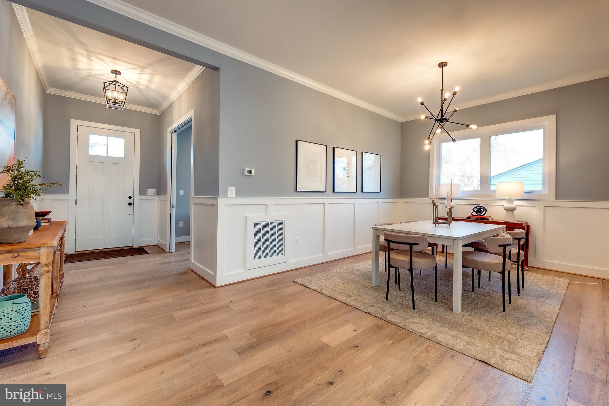 2537 N Granada St